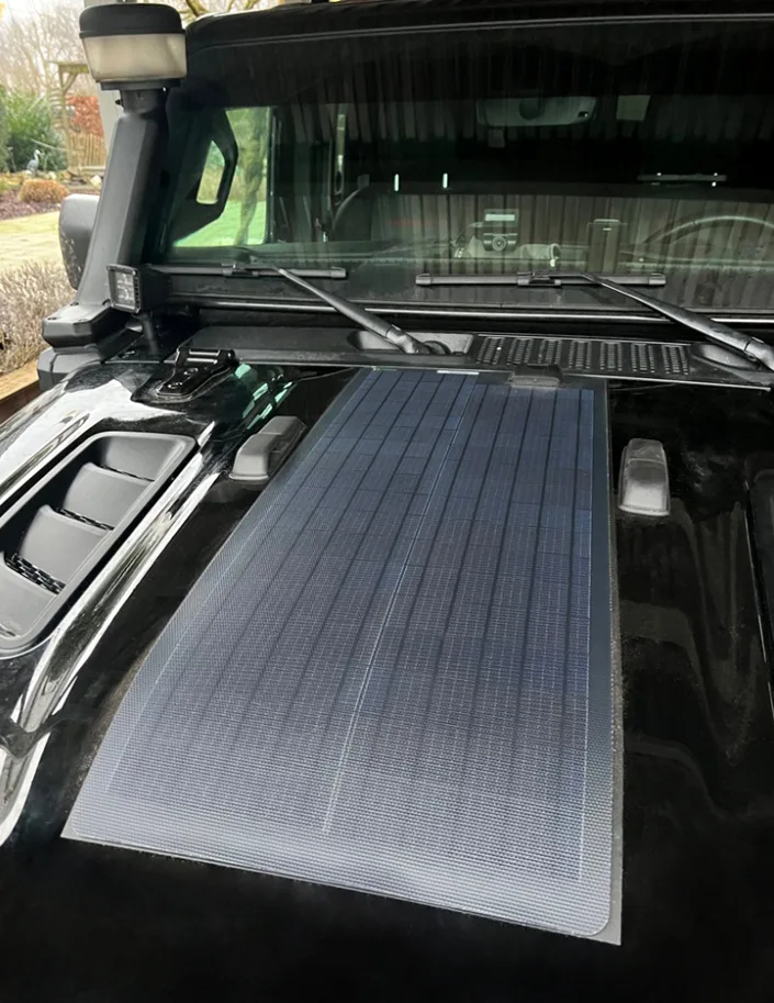 Motorhauben-Solarmodul „Oryx “ (50W) fle x ibel für Jeep Gladiator JT/Rubicon Wrangler JL