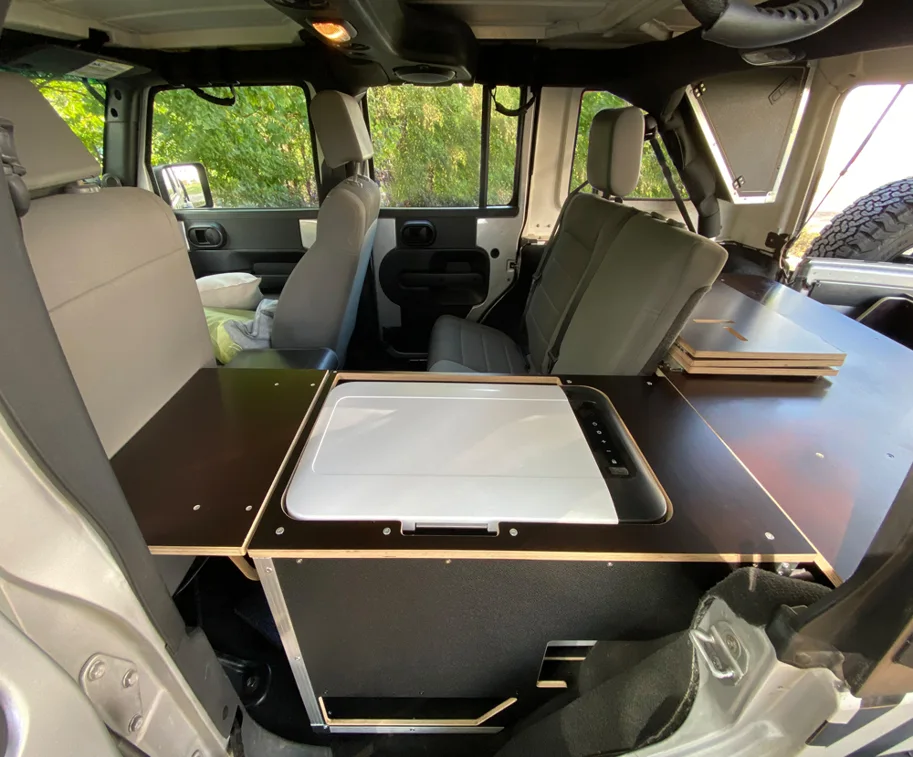 Möbel-Innenausbau-System „Yosemite JK“ für Jeep Wrangler JK