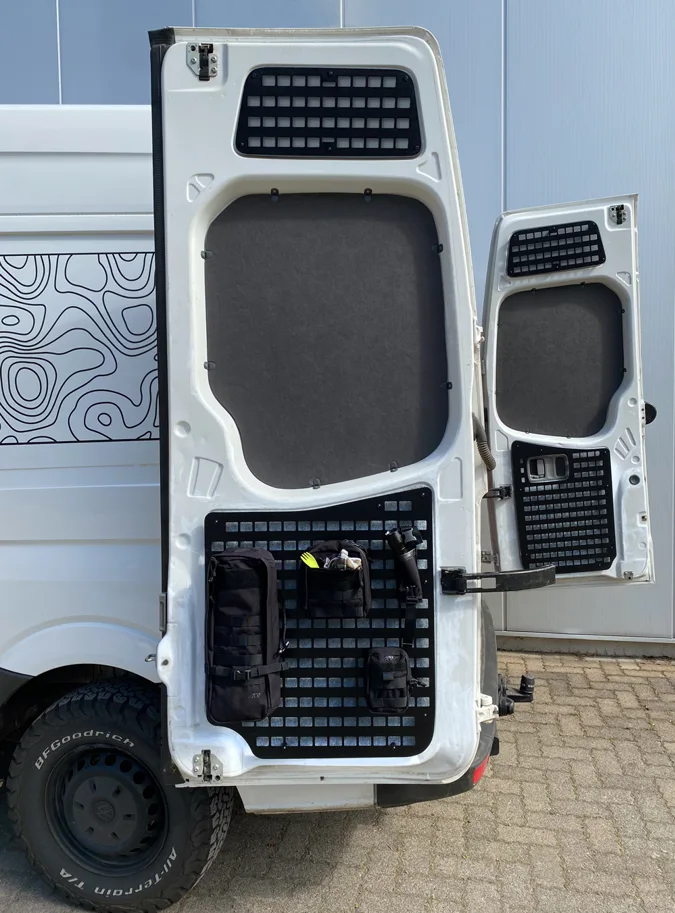 MOLLE-Trägersystem Hecktür links unten MB Sprinter / VW Crafter