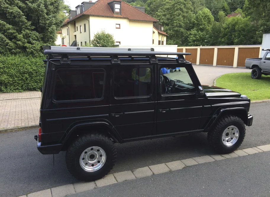 Rhino Rack Pioneer Plattform 2528x1586 mm für Mercedes G, inkl. 4 Fusssätze