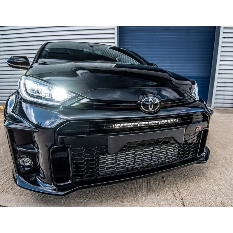 Kühlergrill Kit mit LAZER Linear-18 Zusatzfernlicht für Toyota Yaris GR