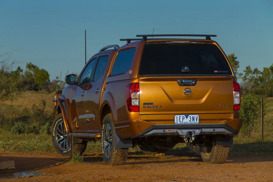 ARB Sum mit Heckstossstange Nissan Navara NP300 ab `15, mit Parksensoren